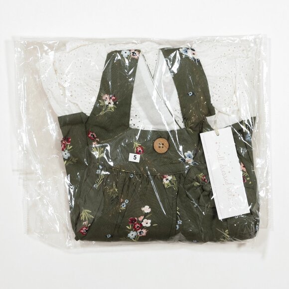 Well Dressed Wolf Aunt Heart Greenhouse Garden Set NWT in size 5 - Picture 3 of 6